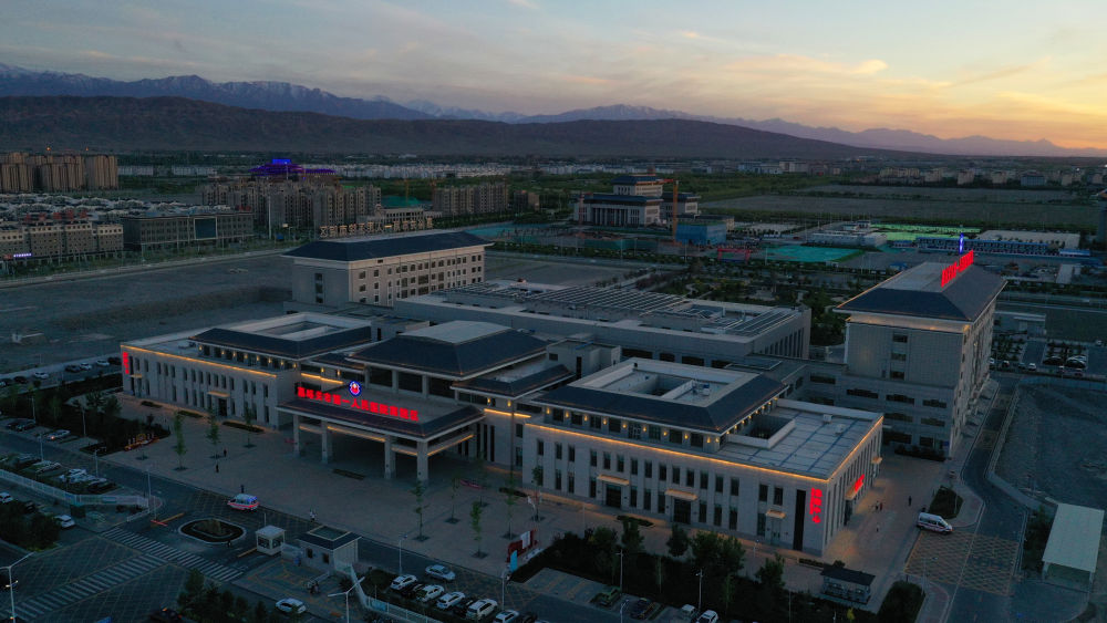 嘉峪关市第一人民医院南院区 雷昉谕 摄