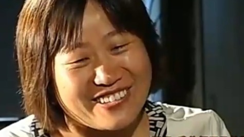 2002年陈敏因家庭困难多次面临着辍学，红星学校的全体师生为她捐款