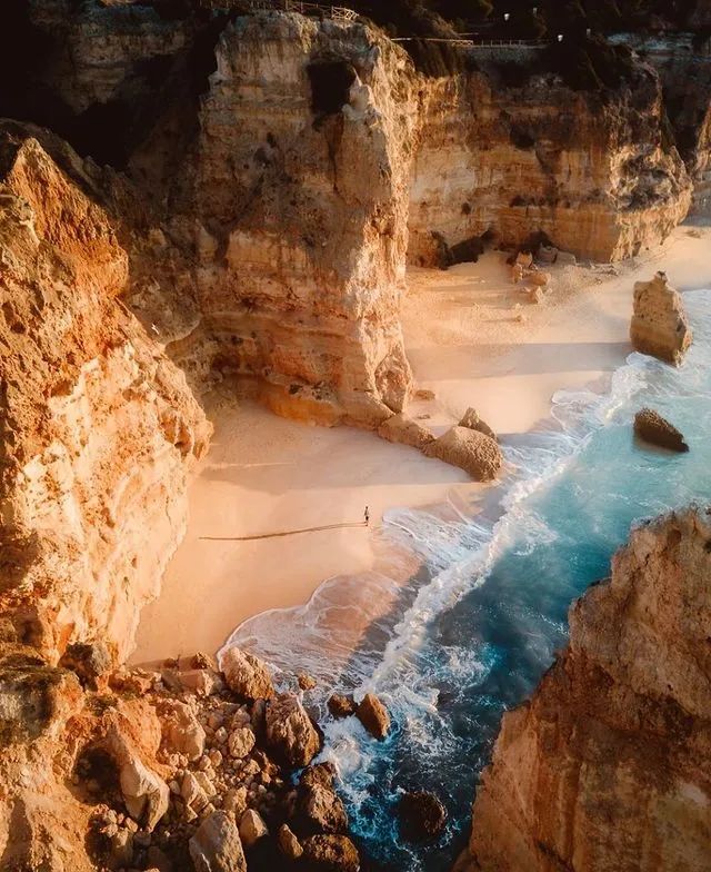 ins@mathias.explores