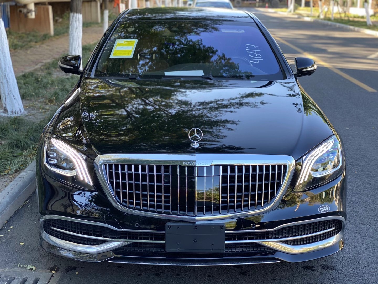 21款迈巴赫s560搭载4.0t简直是霸气十足