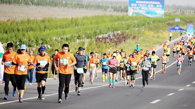 甘肃白银山地越野赛图片