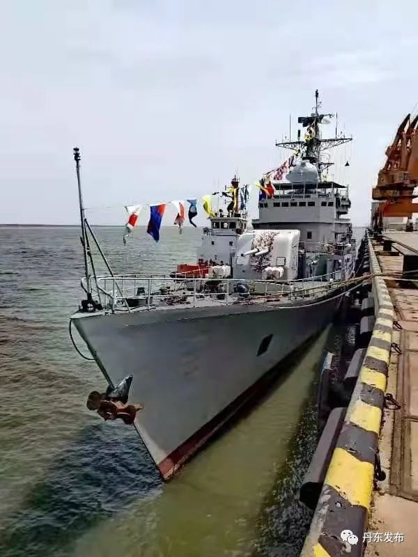 欢迎回家今日退役丹东舰荣归故里