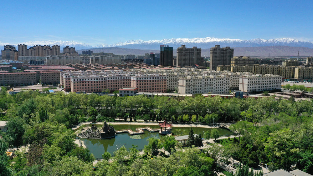 嘉峪关市雄关公园 雷昉谕 摄