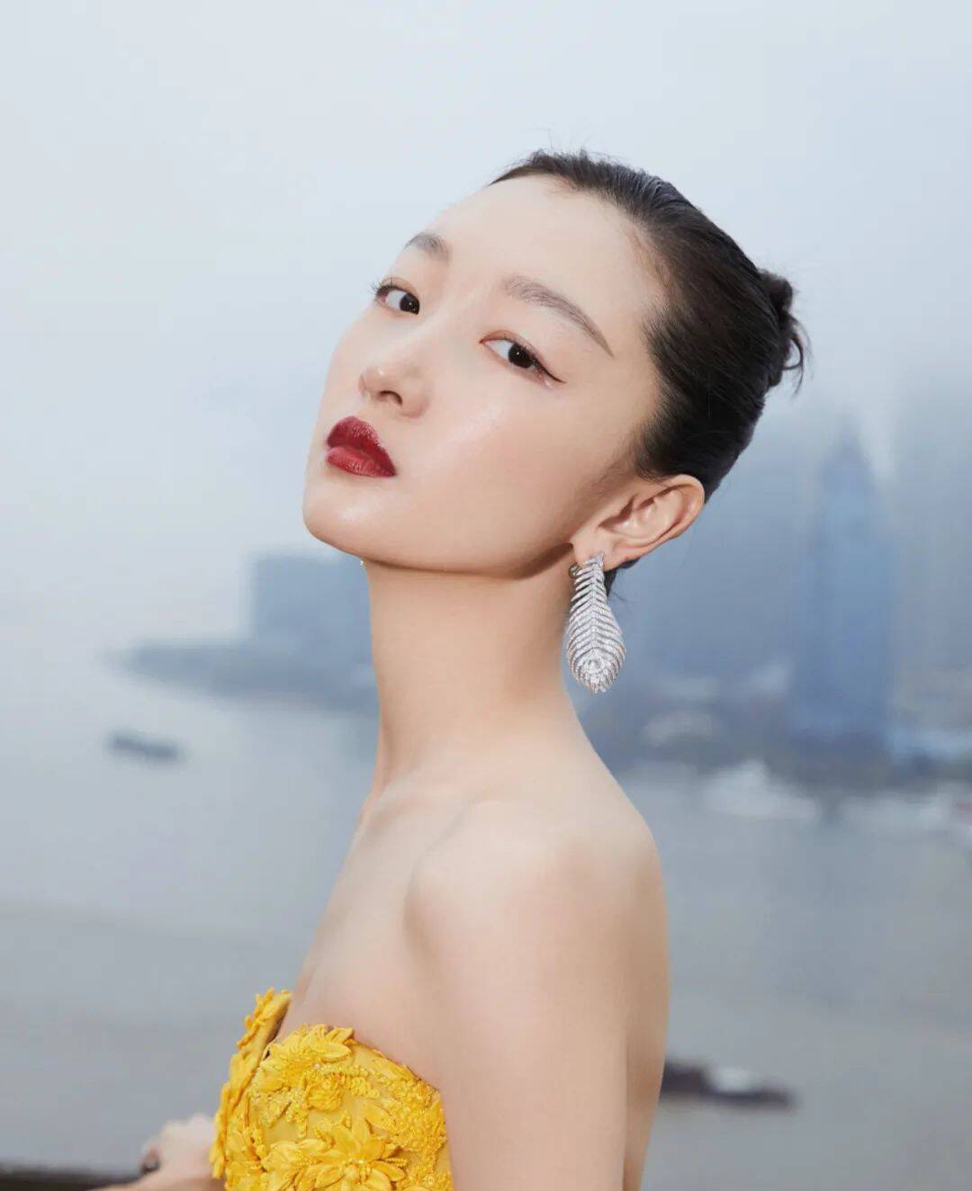 刘亦菲的脖子养成记_凤凰网