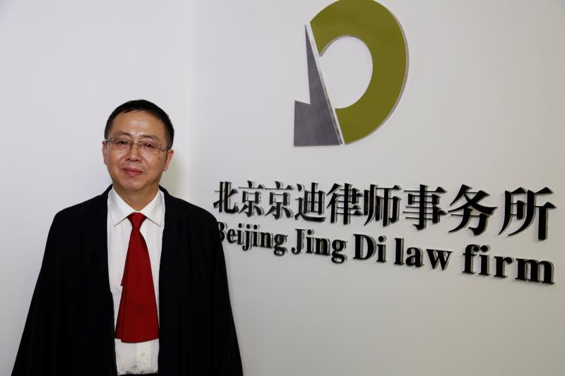 刘宏伟律师坚挺脊梁捍卫法治