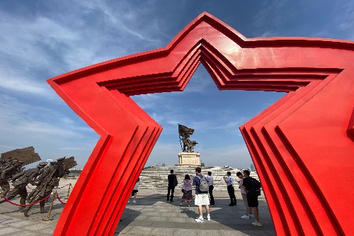 【“足迹”——庆祝建党100周年】建军雕塑广场：城市雕塑永续红色血脉