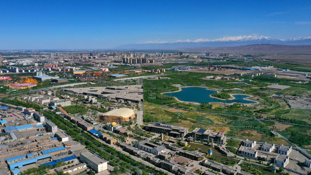 嘉峪关市关城景区花卉博览园 雷昉谕 摄