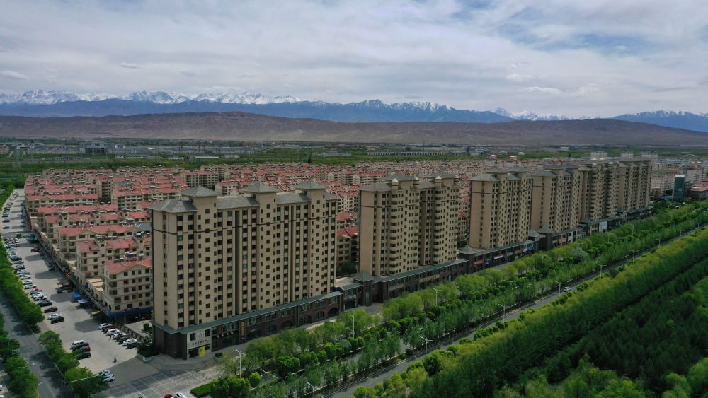 嘉峪关市紫轩花苑居民小区 雷昉谕 摄