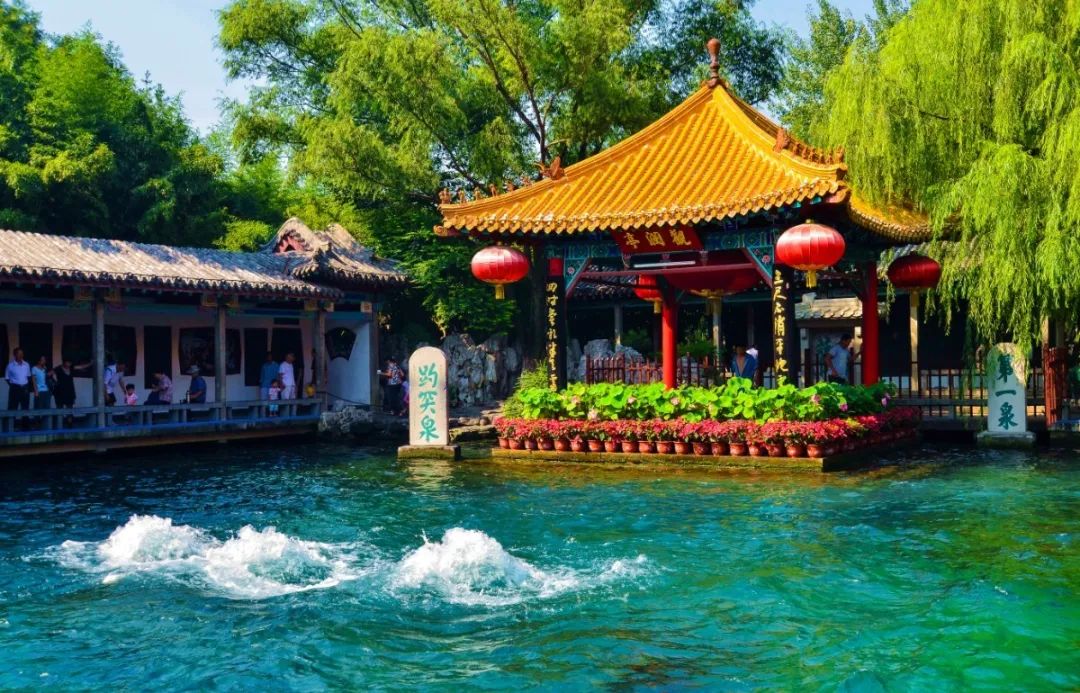 图/ 趵突泉