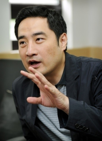 因曝光韩艺瑟全智贤等艺人私生活,《横竖研究所》姜勇锡被罚