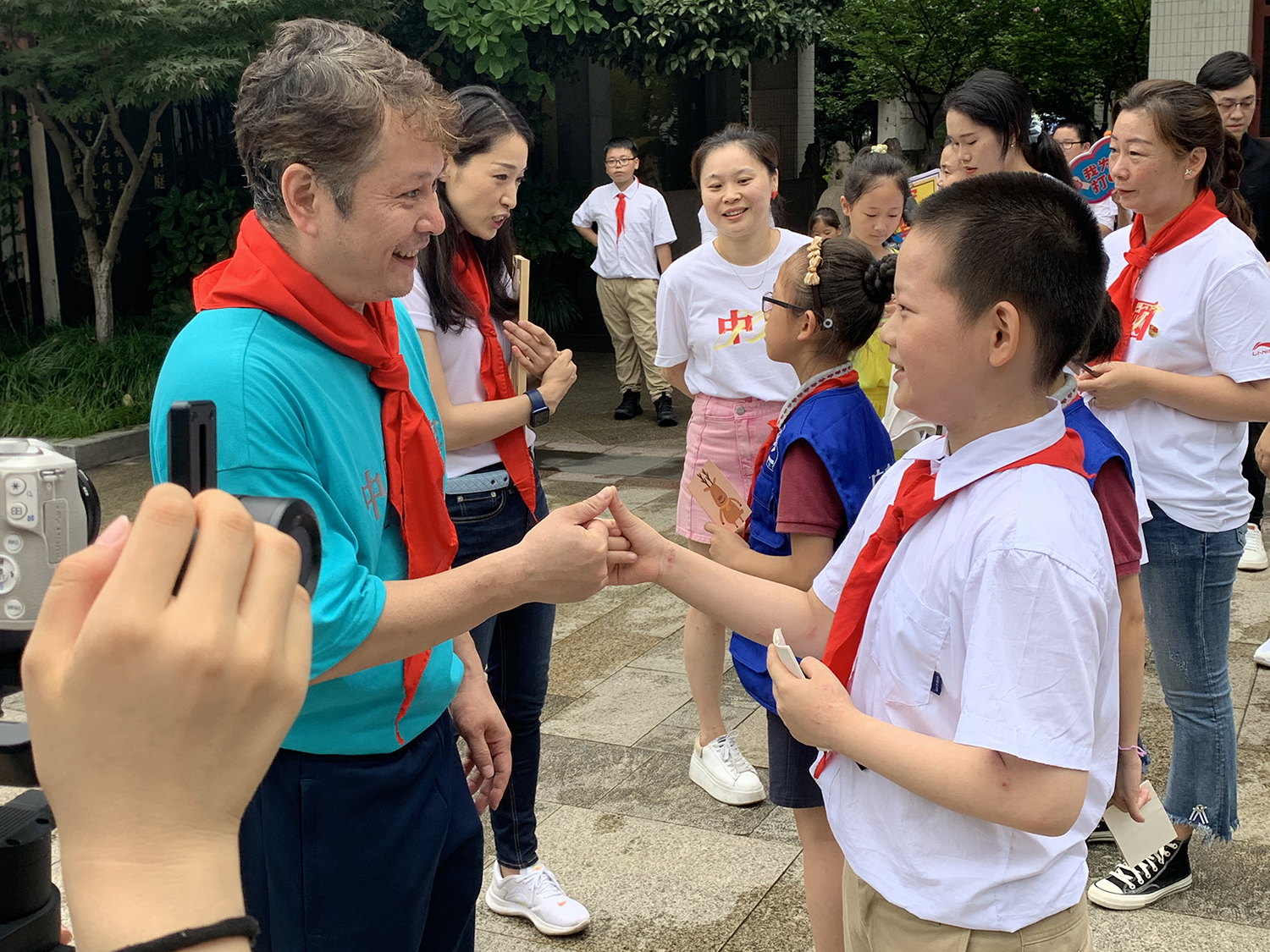 每天运动一小时！杭州市夏衍小学的学生们和世界冠军有了一个约定