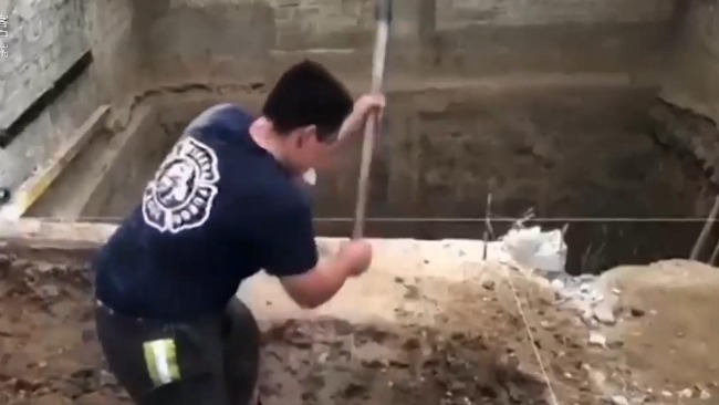 墨西哥城疑现连环杀手：其屋内挖出3787块骸骨 至少有17名受害者