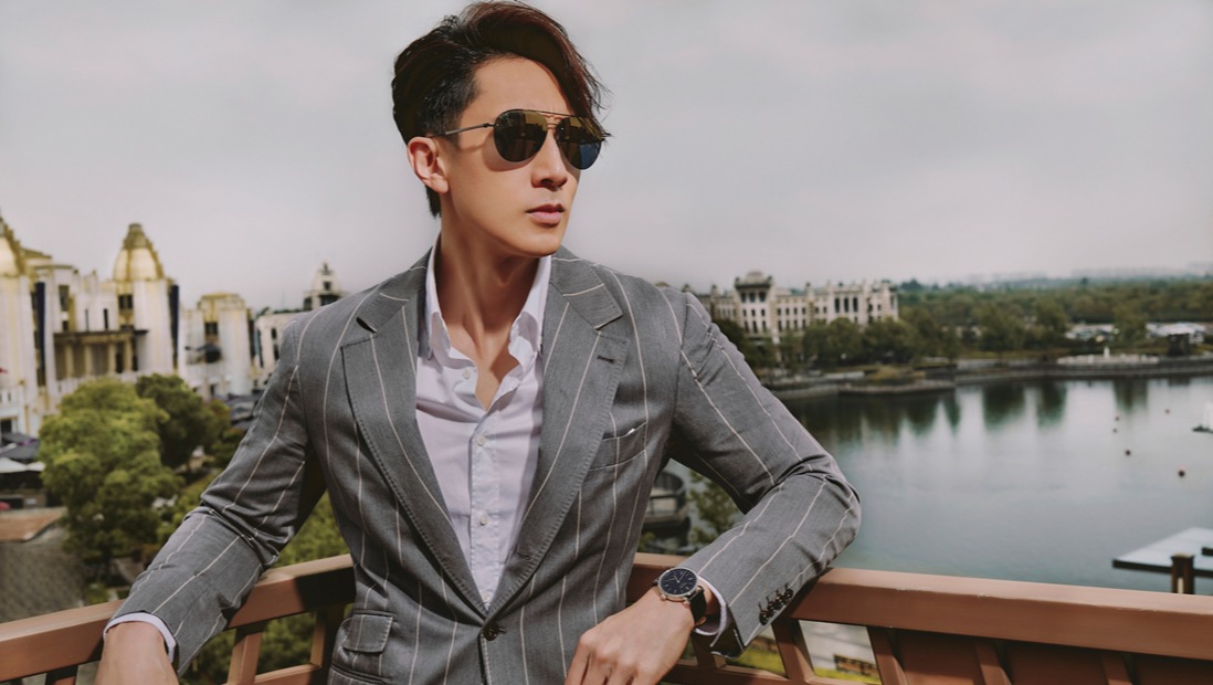 吴尊曝光夏日都市大片 分享幸福密码