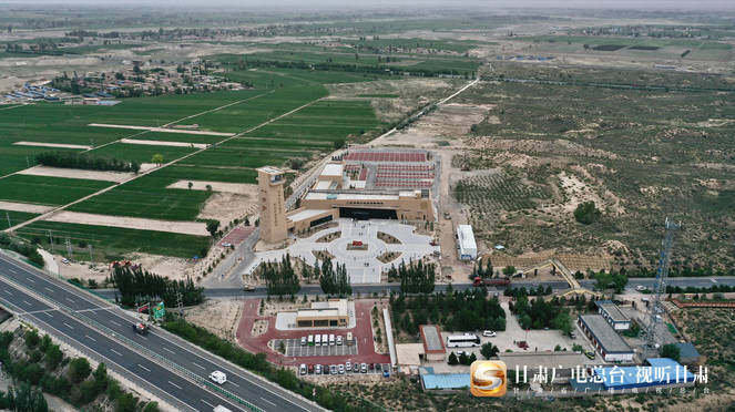 40年沙漠变绿洲 "六老汉"三代人用坚守筑"绿色长城"