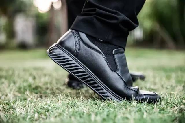Leather shoes that are more comfortable than sports shoes, the price of one hundred yuan is higher than the quality of one thousand yuan, a gentleman must