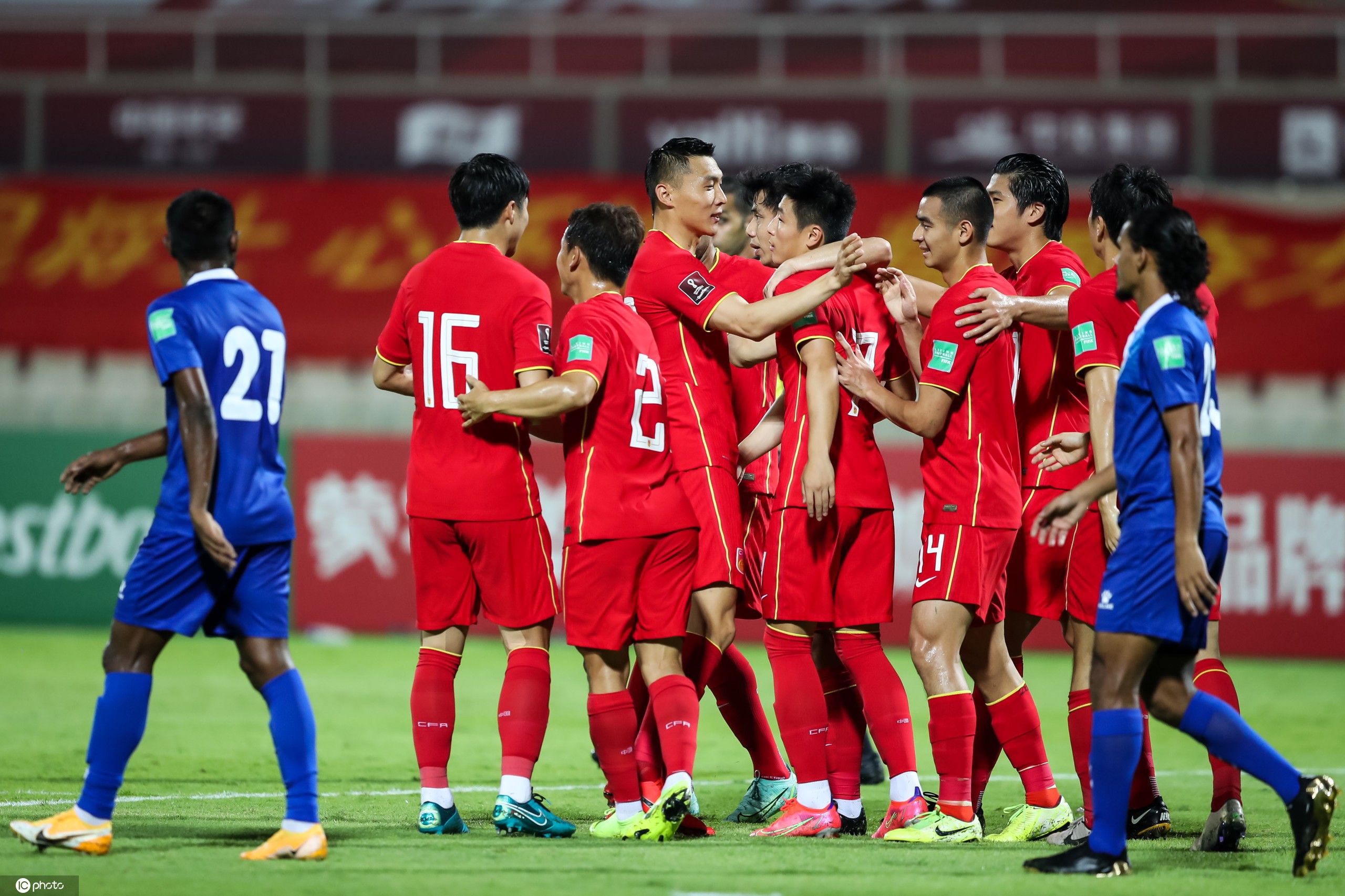 国足晋级12强赛越挫越勇的他们这次值得被点赞