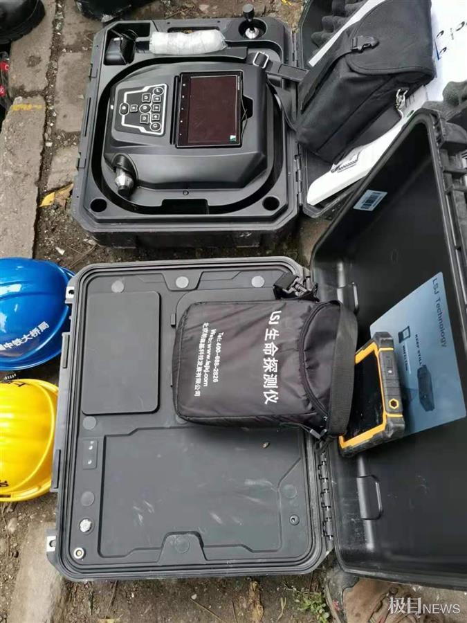 十堰爆炸亲历者讲述:退休民警指挥市民疏散,好心人劝商户离开现场