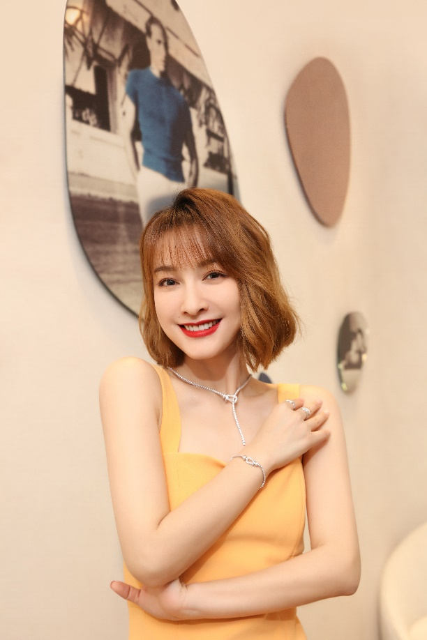 FRED斐登携手品牌挚友吴昕庆祝青岛海信广场精品店一周年庆典