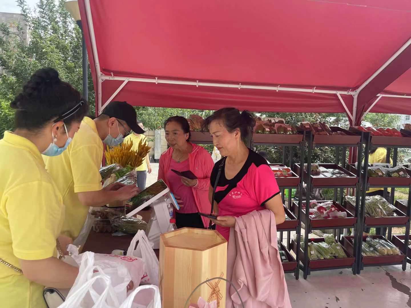 “居家社区养老服务大集”第二站 在市北区登州路街道成功举办