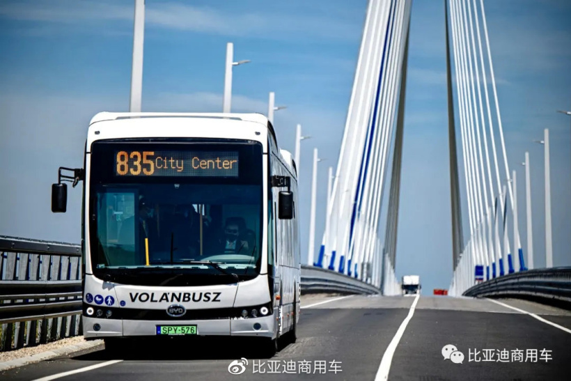 ▲ 即将投入运营的比亚迪 12 米纯电动巴士