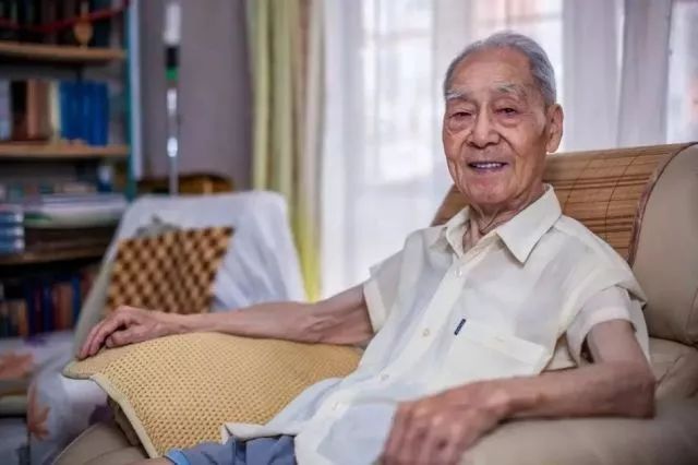 中國翻譯界泰斗許淵沖逝世 享年100歲