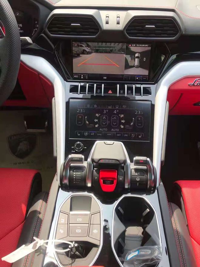 2021款兰博基尼Urus展位现车最强suv   