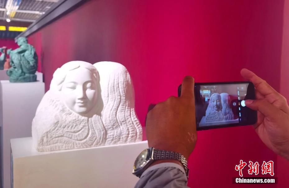 《黄河母亲》等时代雕塑作品及图片兰州展出