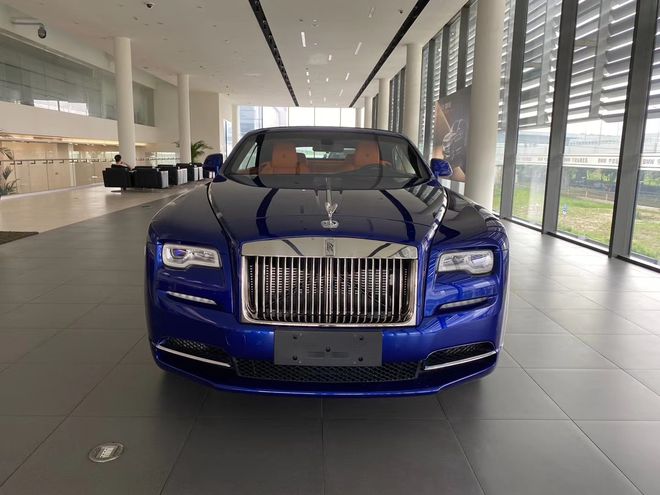 劳斯莱斯曜影敞篷配置评测裸车落地价格