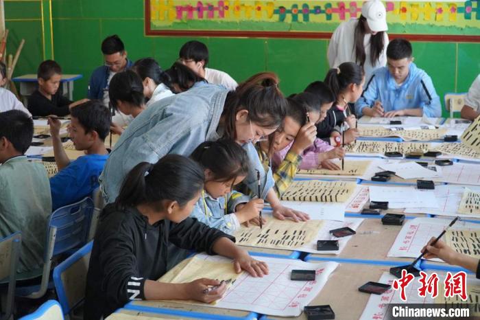 甘肃拟每年定向培养800名左右乡村小学全科型教师
