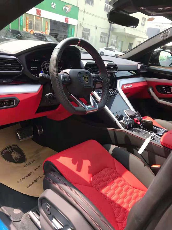 2021款兰博基尼Urus展位现车最强suv   