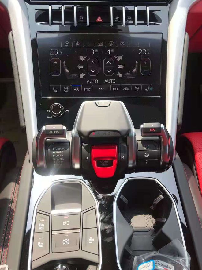 2021款兰博基尼Urus展位现车最强suv   