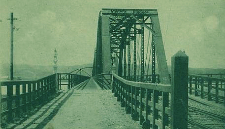 哈尔滨中东铁路桥始建于1900年5月,1901年8月22日全面完工,同年10月2