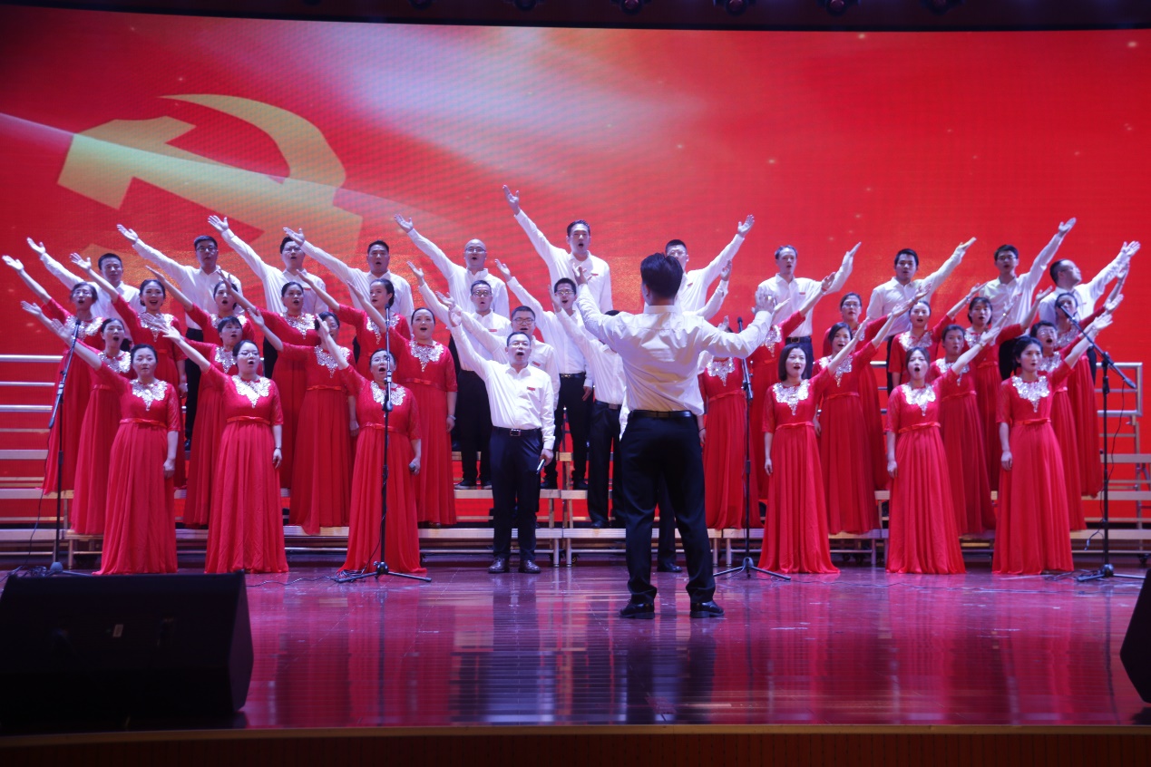 机关一大组合唱《中国中国鲜红的太阳永不落》