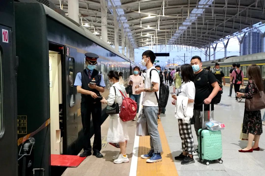 兰铁运行图25日"上新":增加多对列车 出行提前看好！
