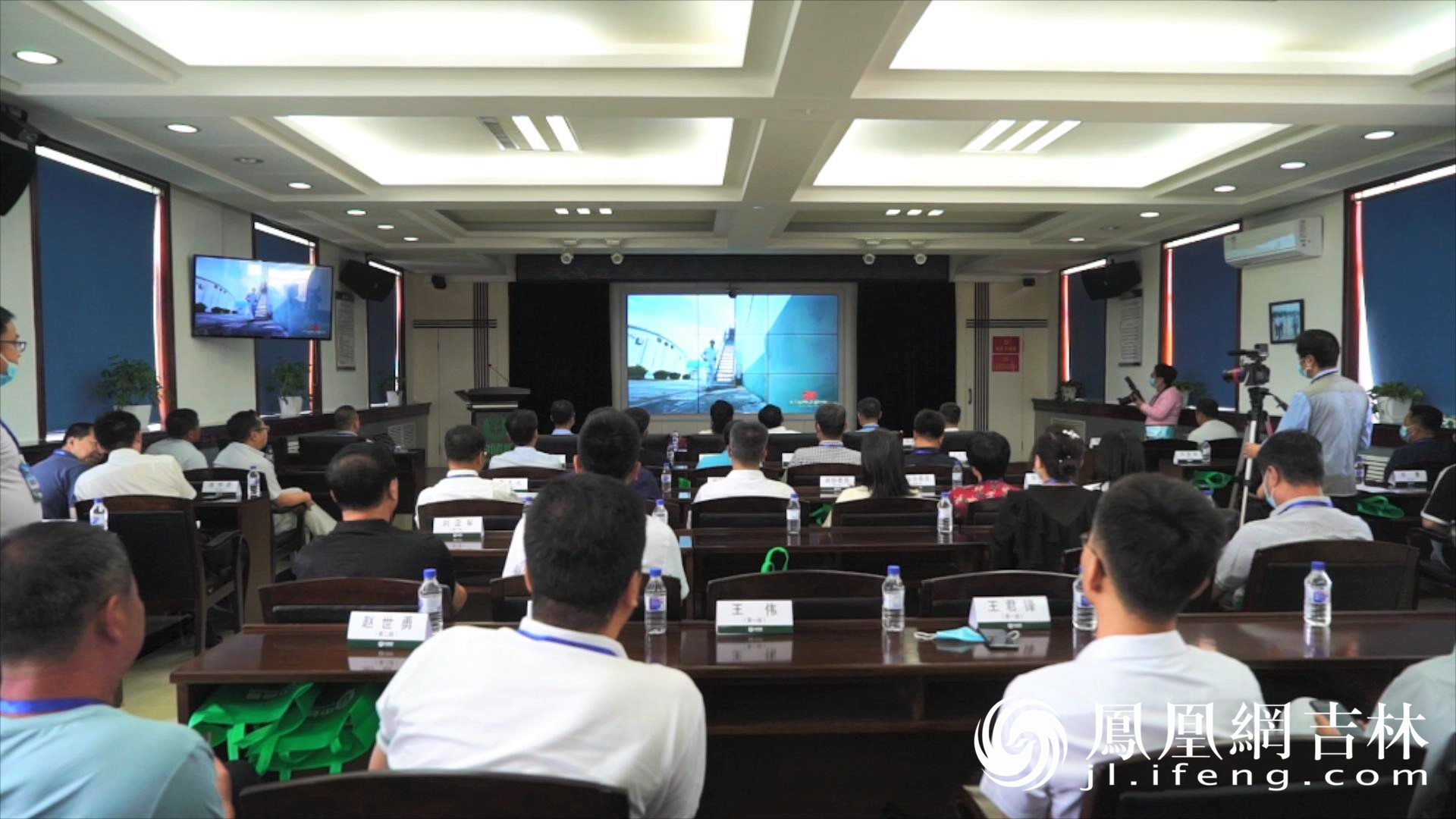 公众代表们参与活动。本组图片 董令辉 摄