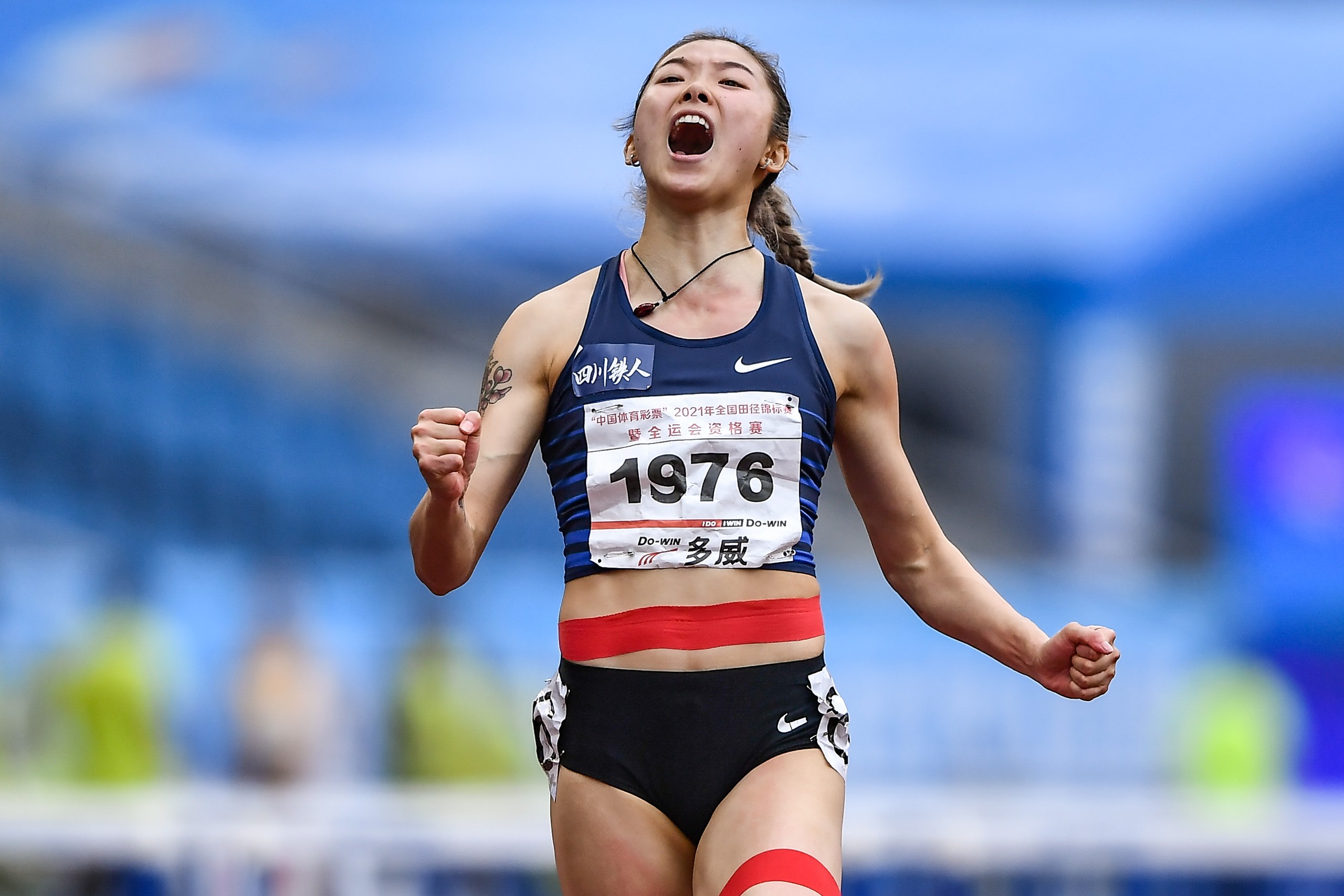 田径——全国锦标赛：吴艳妮获女子100米栏冠军_铁人队