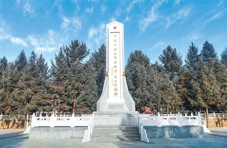 巍峨挺立的红西路军烈士纪念碑 本版图片除署名外均由新甘肃·甘肃日报通讯员 张铭功摄