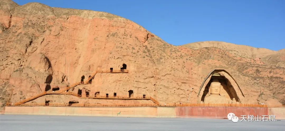 天梯山石窟全景图（蔡建宏/摄影）