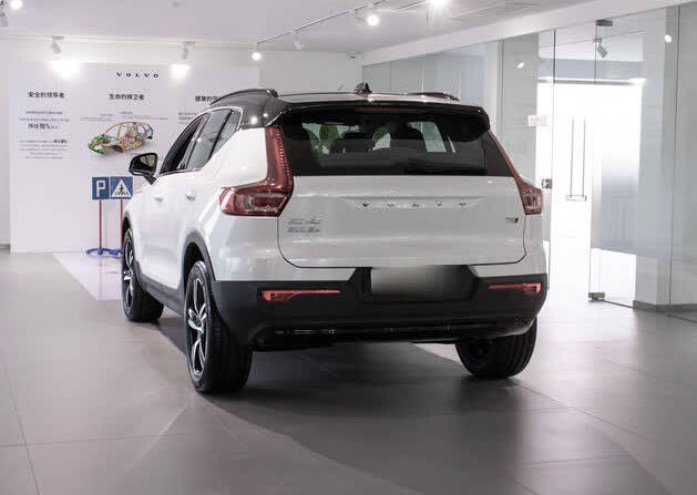 2022款沃尔沃xc40上市售2648万元起取消t5顶配车型