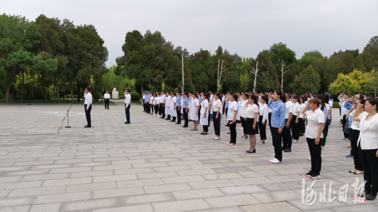 沧州市新党员代表入党宣誓活动现场。