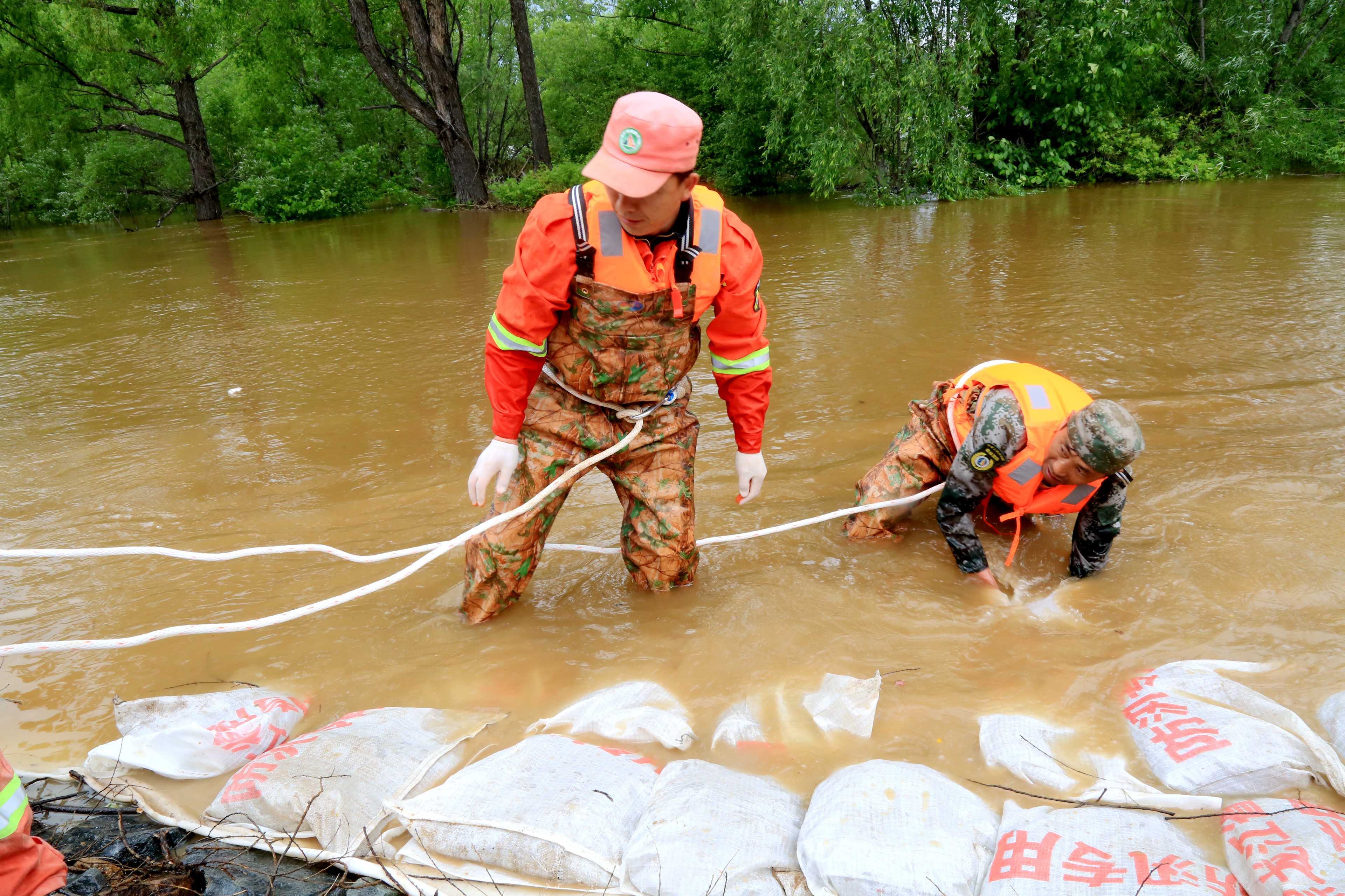转移安置群众6151人 大兴安岭全力防汛抗洪凤凰网黑龙江_凤凰网