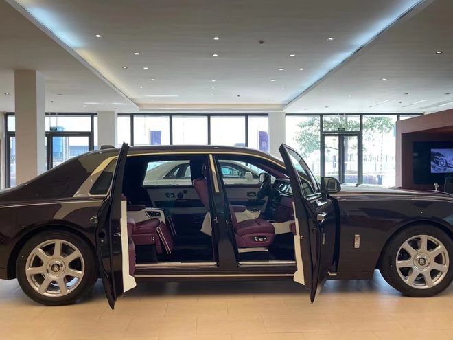 21款劳斯莱斯幻影加长版一切都无可挑剔