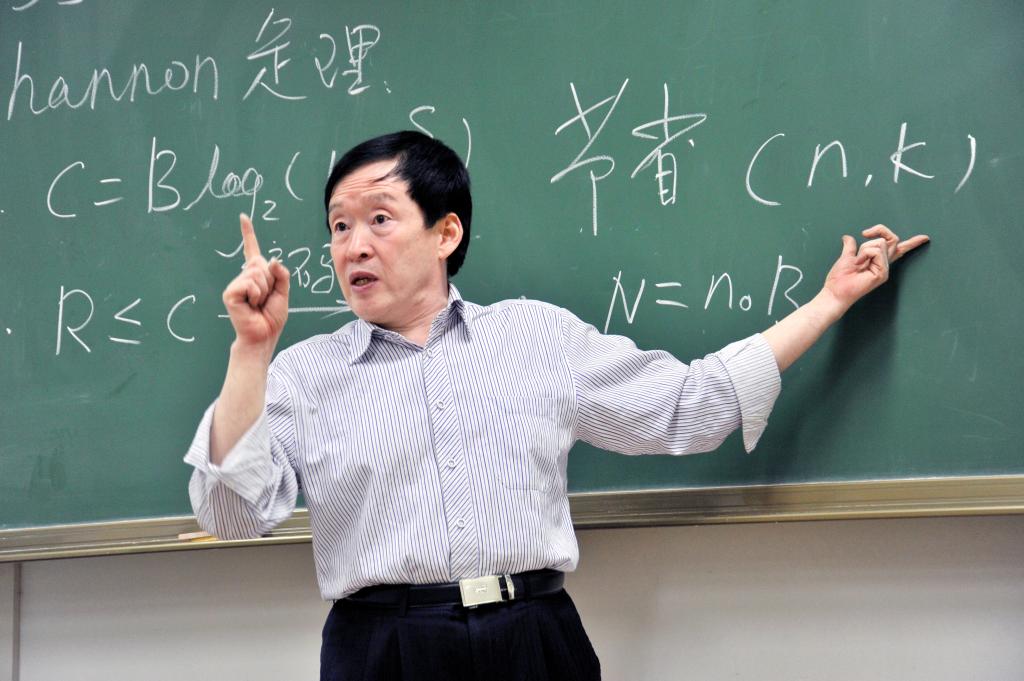 明德名师|张会生：四十年坚守通信领域 三尺讲台育万千桃李 ​