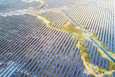 光伏发电（彭泽县融媒体中心供图）