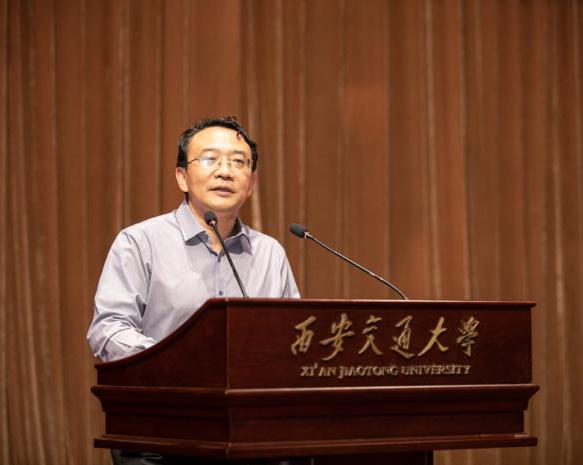 西安交大党委书记张(西安交大党委书记张迈曾退休研究生同唱再见)