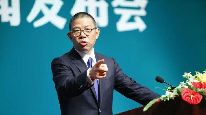 钟睒睒：卖水的首富