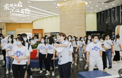 浦发银行武汉分行持续开展“普及金融知识万里行”及守住“钱袋子”宣传活动