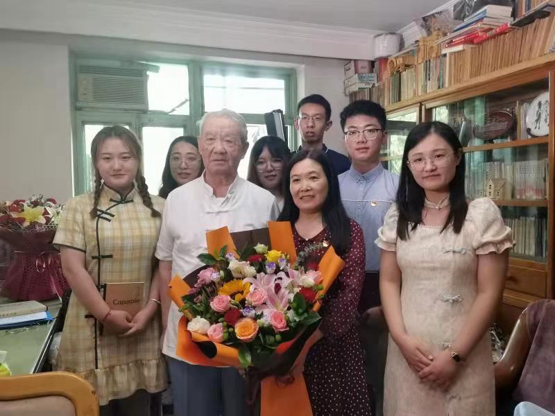 追忆与传承：齐鲁工大马克思主义学院师生专访中共一大代表陈潭秋之子陈志远