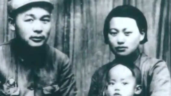 周东屏在战争年代是如何护理重病卧床的徐海东将军的？