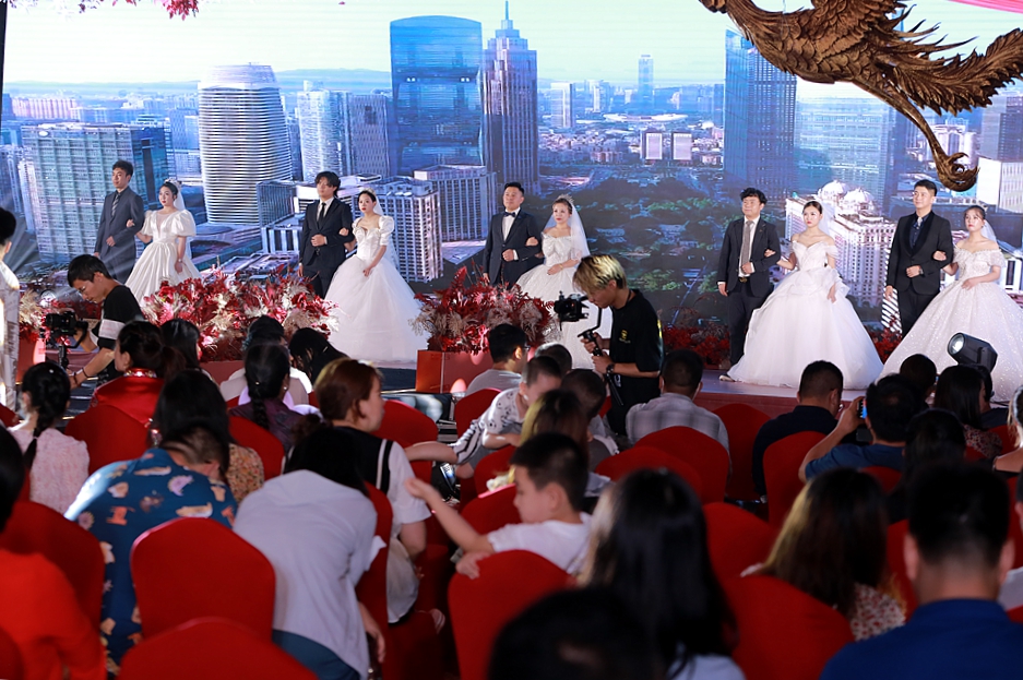 咸阳海泉湾大型世纪婚礼秀成功举办